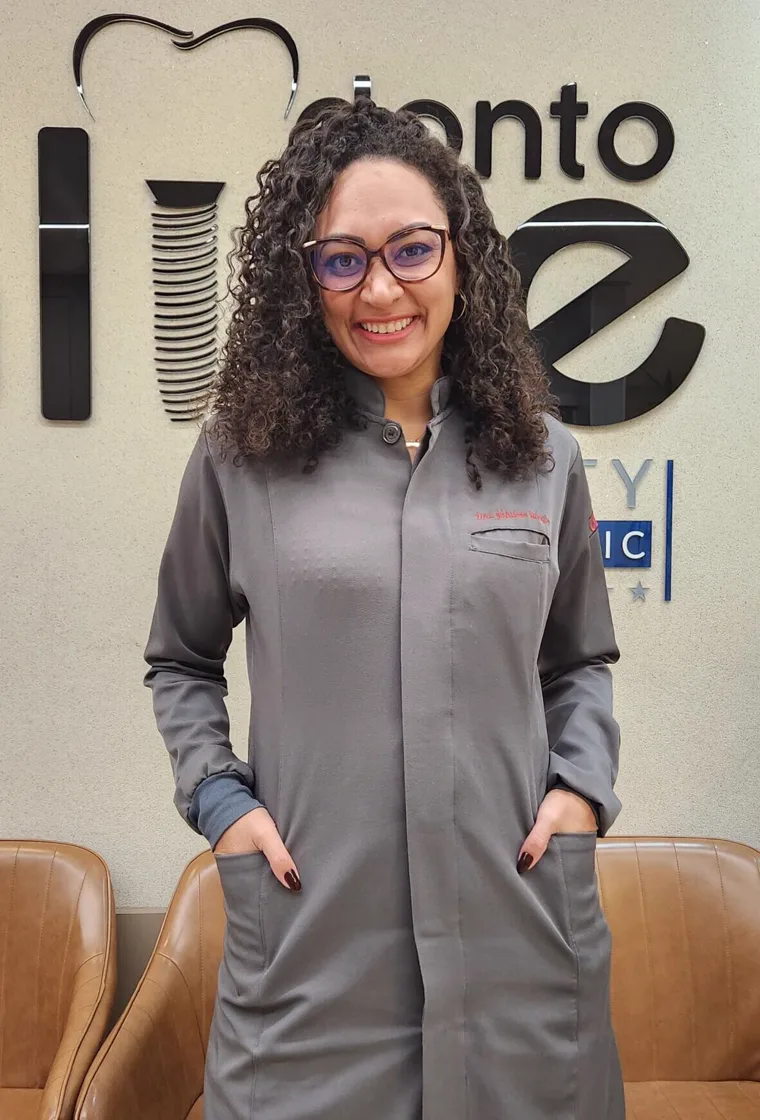 Dra. Glidislene Salvador, cirurgiã-dentista da Odonto Gline